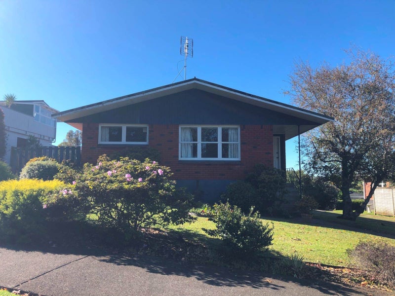 1/32 Thatcher Street, Mission Bay, Auckland - Carousel 1