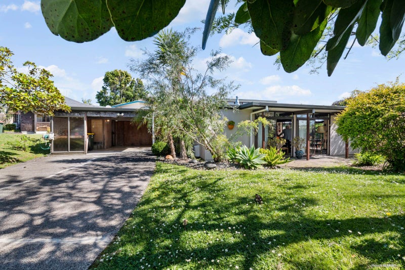 59 Highland Park Drive, Highland Park, Auckland - Carousel 1