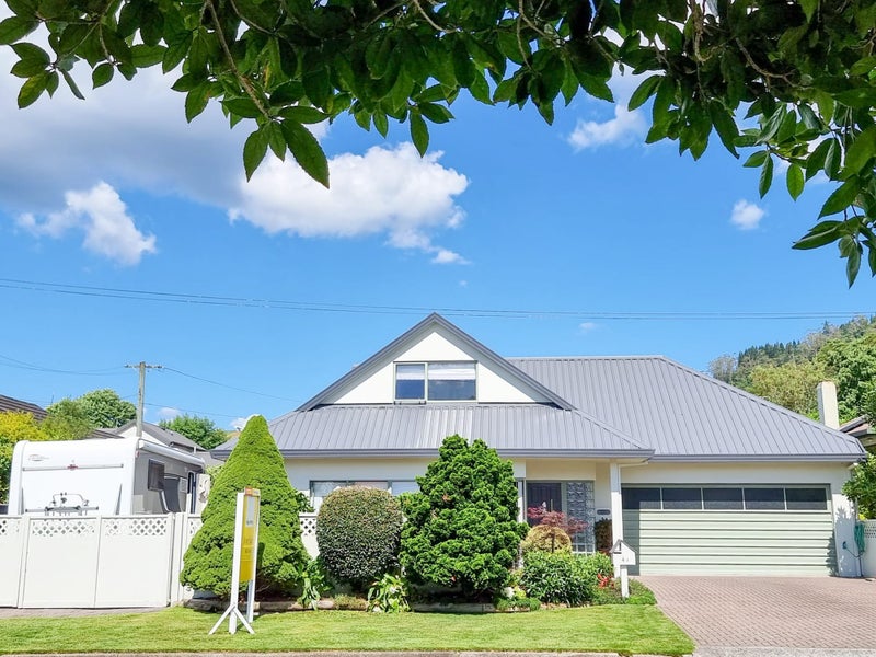 4A Selwyn Road, Lynmore, Rotorua - Carousel 1