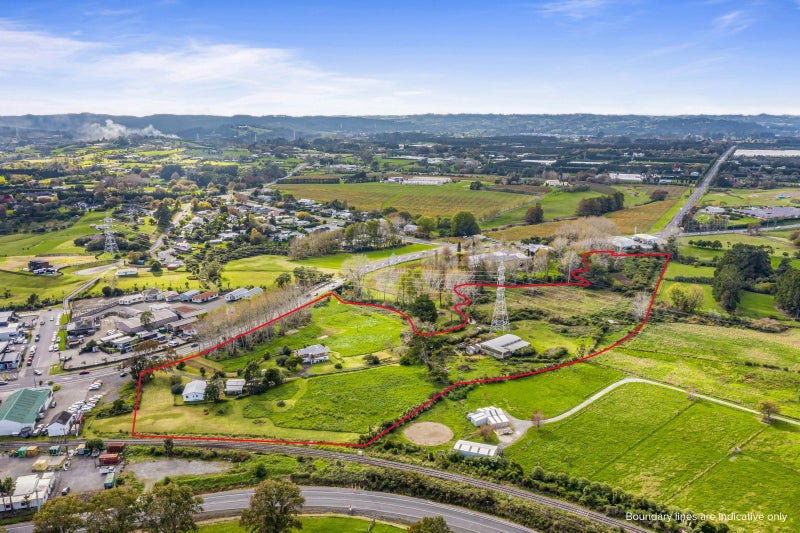 7 Main Road, Kumeu, Kumeū - Carousel 1