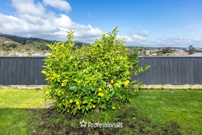 88 Sunstone Crescent, Timberlea, Upper Hutt - Carousel 21