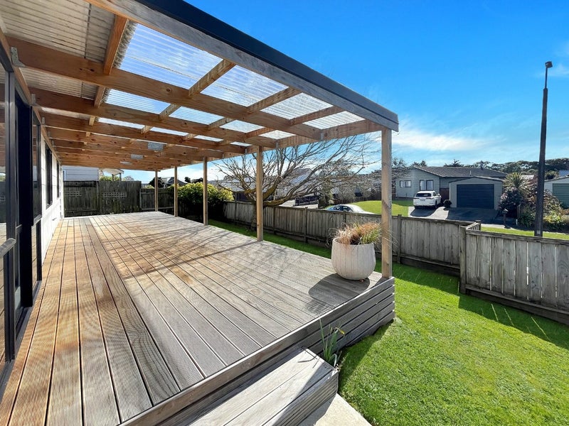 27 Tiller Close, Kelvin Grove, Palmerston North - Carousel 12