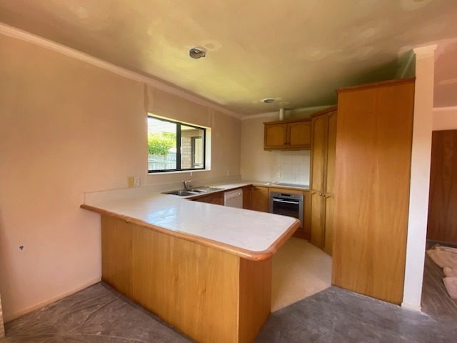 142 Botany Road, Botany Downs, Auckland - Carousel 2