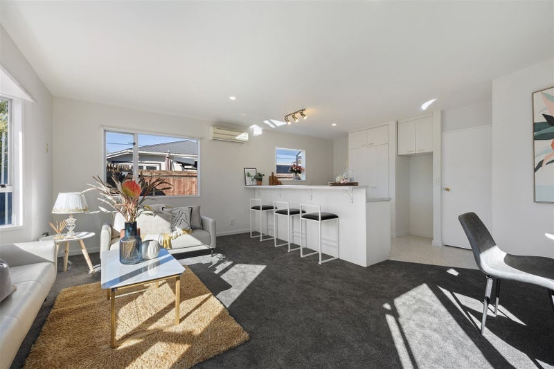 2/31 Barrie Street, Addington, Christchurch - Carousel 2