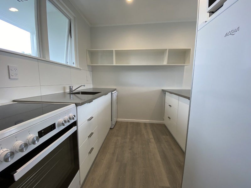 4/18 Agra Crescent, Khandallah, Wellington - Carousel 2