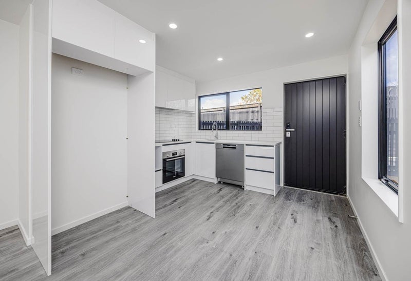 10 Tinkler Place, Favona, Auckland - Carousel 2