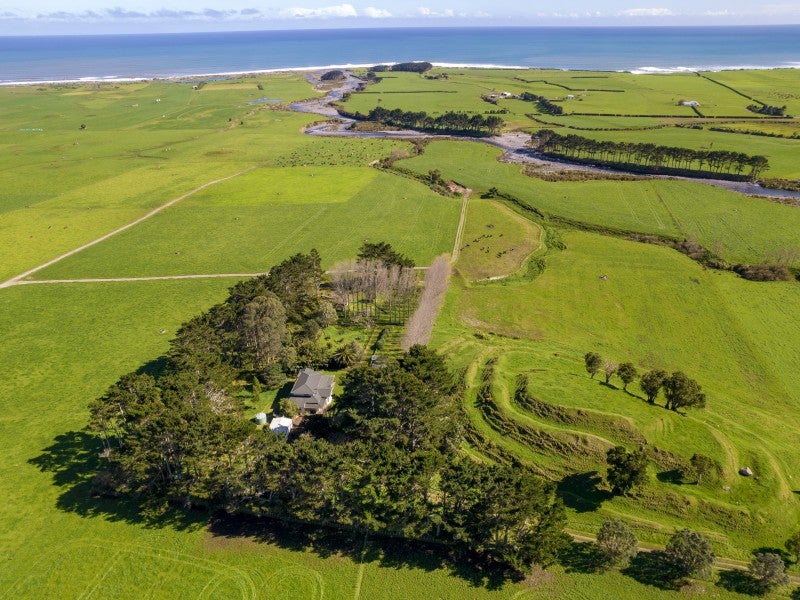148 Minarapa Road, New Plymouth - Carousel 1
