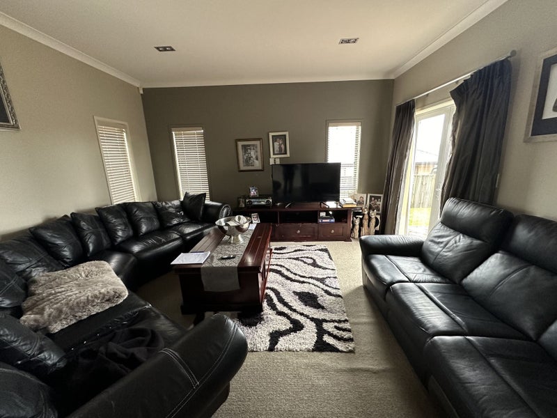 7 Raddington Way, Huntington, Hamilton - Carousel 2