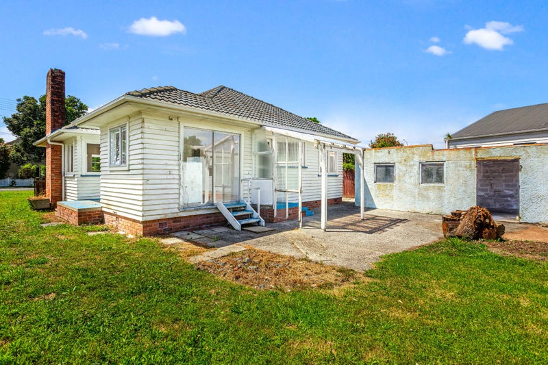 2 Barberry Lane, Te Atatu Peninsula, Auckland - Carousel 2
