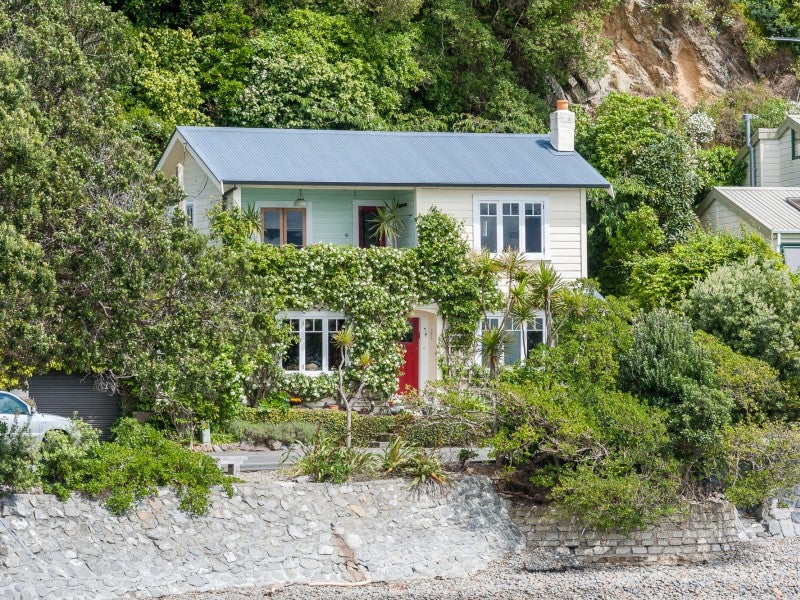 407 Karaka Bay Road, Karaka Bays, Wellington - Carousel 2