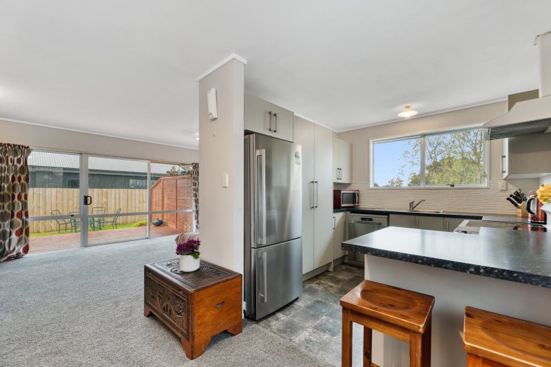 3B Emerald Place, Papamoa Beach, Papamoa - Carousel 2