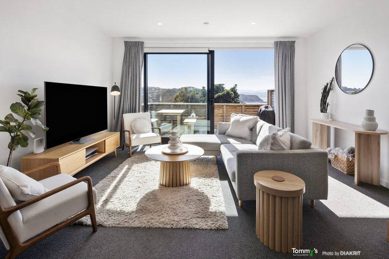 7/52 High Street, Island Bay, Wellington - Carousel 1