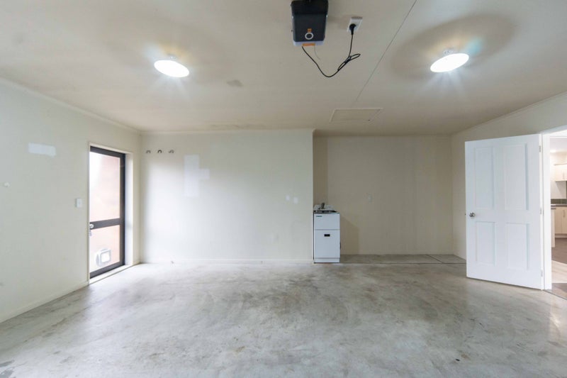 16 Ravenscourt Place, Huntington, Hamilton - Carousel 20