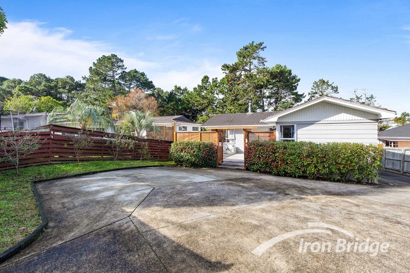 14 Regency Place, Sunnynook, Auckland - Carousel 10