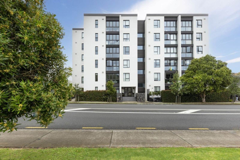 301/82 Jellicoe Road, Panmure, Auckland - Carousel 13