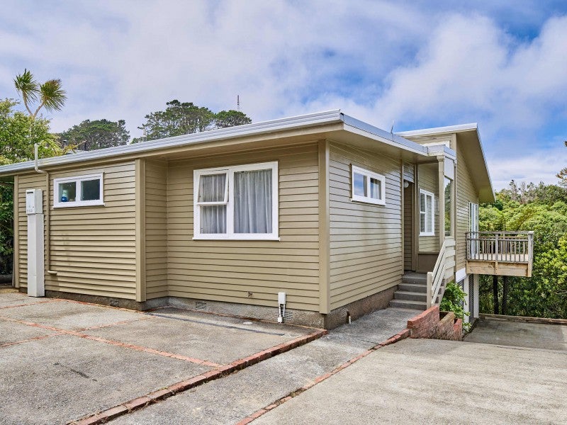 3 Flint Way, Northland, Wellington - Carousel 2
