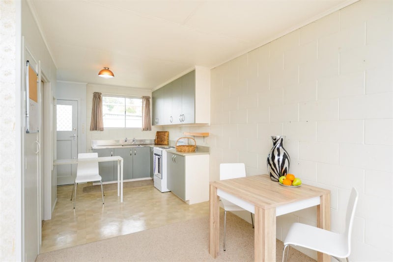 152 Broadway, Marton, Marton - Carousel 2
