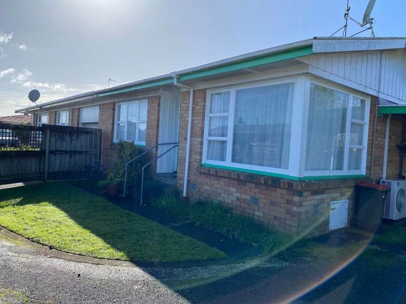 21A Cricket Place, Melville, Hamilton - Carousel 1