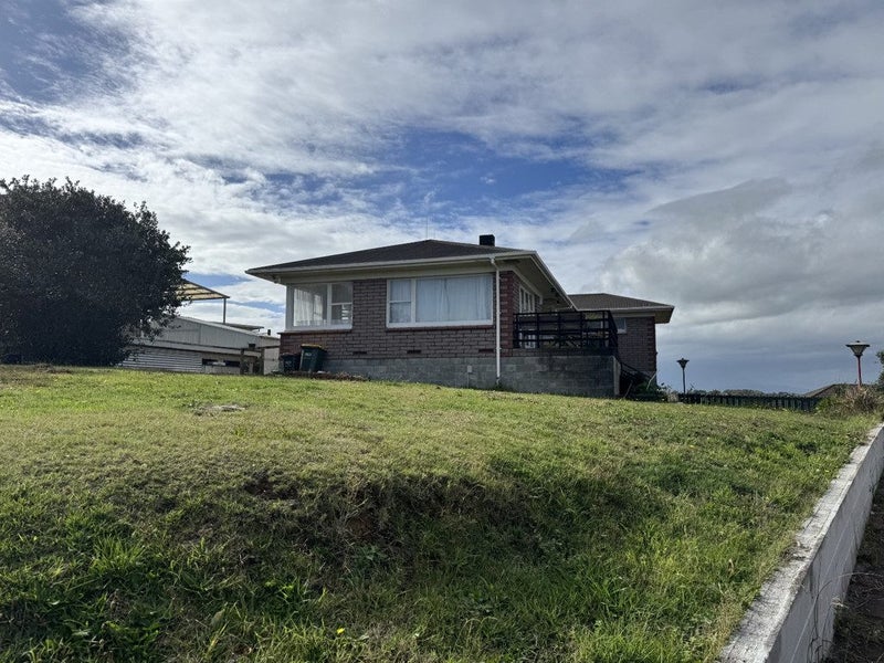 14 Cowley Drive, Temple View, Hamilton - Carousel 12