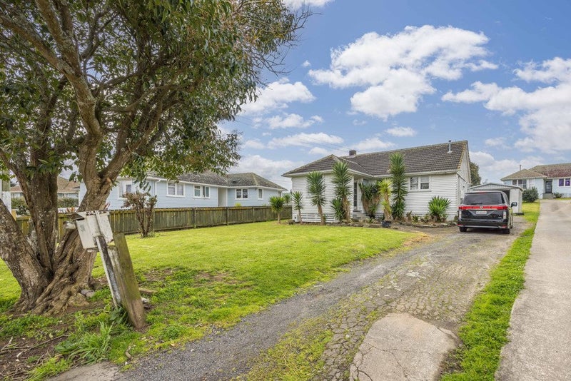 31 Firth Crescent, Otara, Auckland - Carousel 1