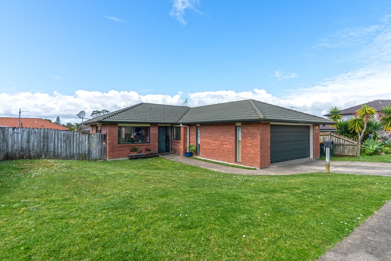 39 Nicholas Gibbons Drive, Clendon Park, Auckland - Carousel 1
