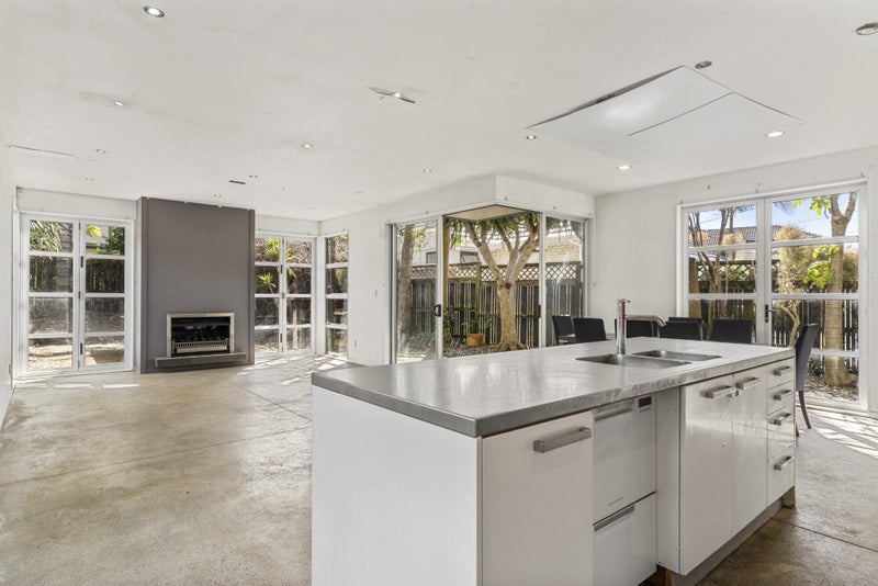 33A Matai Road, Greenlane, Auckland - Carousel 2