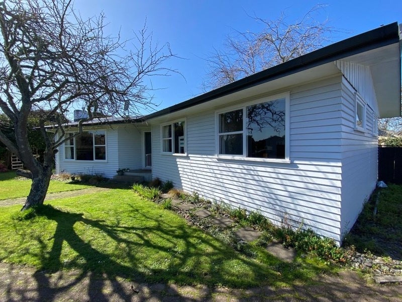 22 Pulham Crescent, Queenwood, Hamilton - Carousel 1