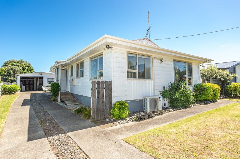 25 Carson Street, Castlecliff, Whanganui - Carousel 1
