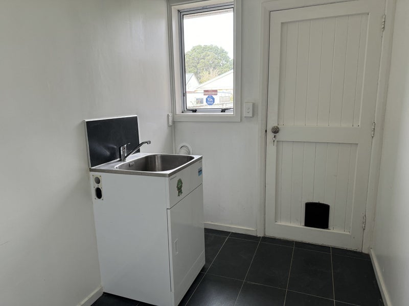 60 Dyer Street, Epuni, Lower Hutt - Carousel 8