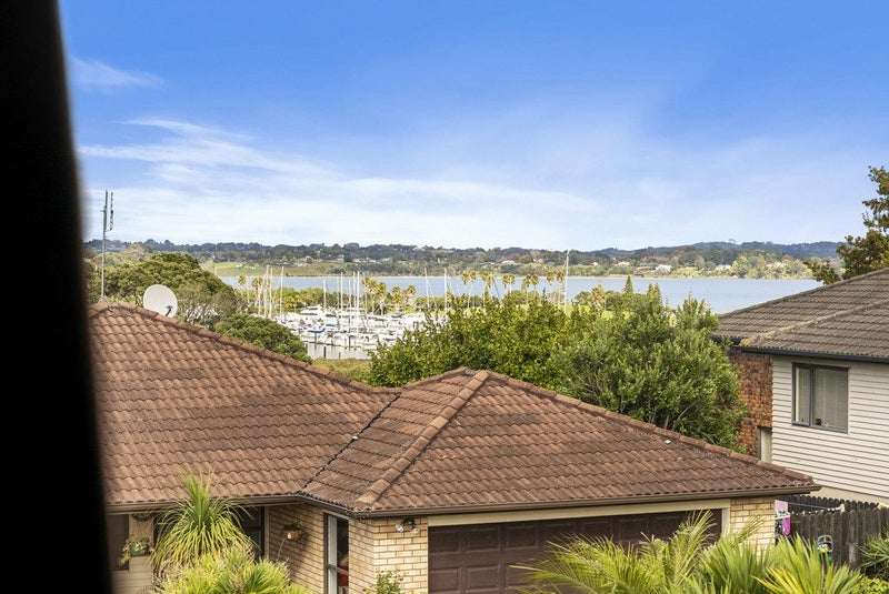 29 Toomer Place, Beachlands, Auckland - Carousel 16