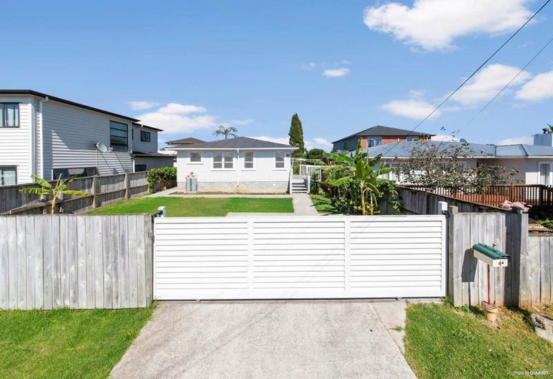 4A Mawney road, Henderson, Auckland - Carousel 1