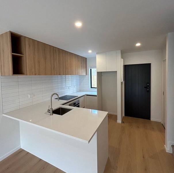 3/5 Eskdale Road, Birkdale, Auckland - Carousel 1