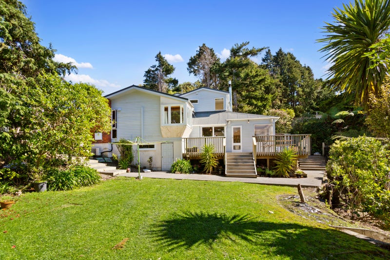 40 Pomare Road, Tirohanga, Lower Hutt - Carousel 1