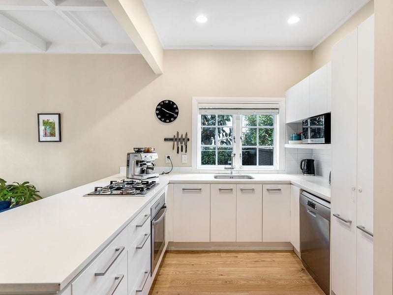 8 Oregon Avenue, Avondale, Auckland - Carousel 2