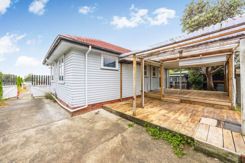 65 Maioro Street, New Windsor, Auckland - Carousel 1