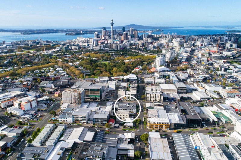 2/19 Crummer Road, Grey Lynn, Auckland - Carousel 2