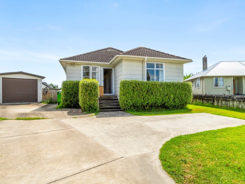 11 Surrey Grove, Parkvale, Tauranga - Carousel 1