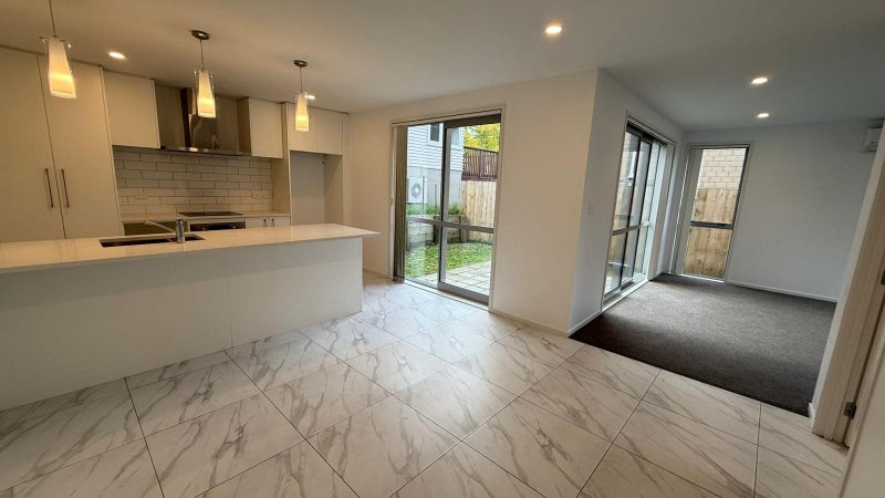 47B Lynwood Road, New Lynn, Auckland - Carousel 2