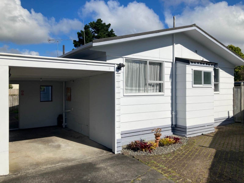 2/8 Mirrabooka Avenue, Botany Downs, Auckland - Carousel 1