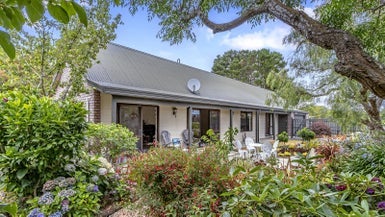 100 Queenspark Drive, Parklands, Christchurch - Carousel 1