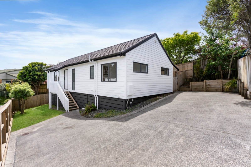 898A East Coast Road, Northcross, Auckland - Carousel 1