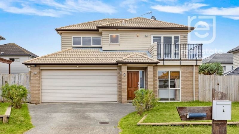 4 Bordeaux Parade, Te Atatu South, Auckland - Carousel 1