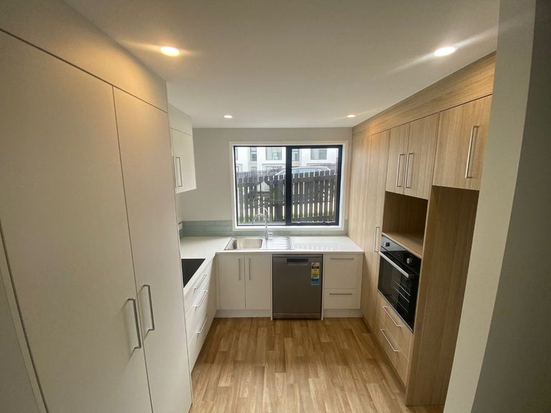 77 Huri Street, Mangere Bridge, Auckland - Carousel 2