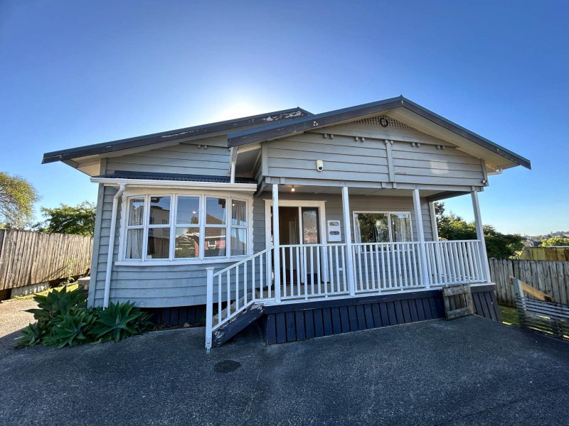 4 Hallam Street, Mount Albert, Auckland - Carousel 1