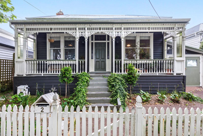 2 Castle Street, Grey Lynn, Auckland - Carousel 2