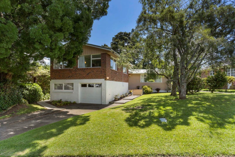 26 Kelvyn Grove, Hillpark, Auckland - Carousel 1