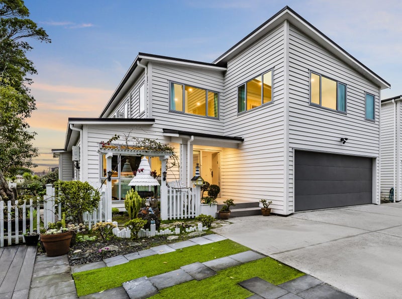 18A Lorraine Avenue, Mount Albert, Auckland - Carousel 1