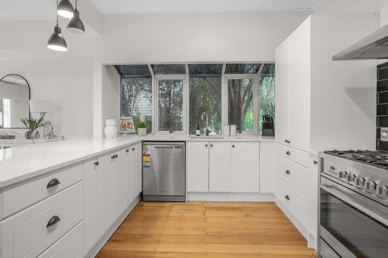 33 Waitohu Road, York Bay, Lower Hutt - Carousel 2