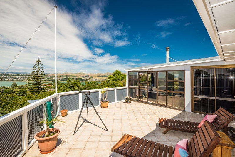 16 Hiwi Crescent, Titahi Bay, Porirua - Carousel 1