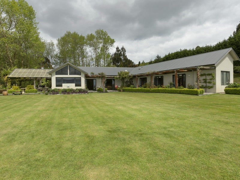 50 Highland Drive, Taupo - Carousel 1